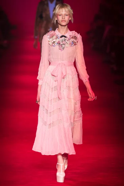 Look 27